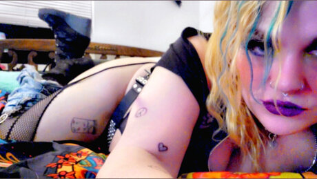 Nacktes geleaktes OnlyFans-Foto von Stranger Than Fiction 