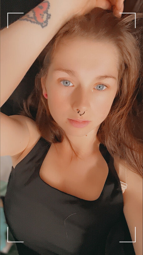 Nacktes geleaktes OnlyFans-Foto von Britt