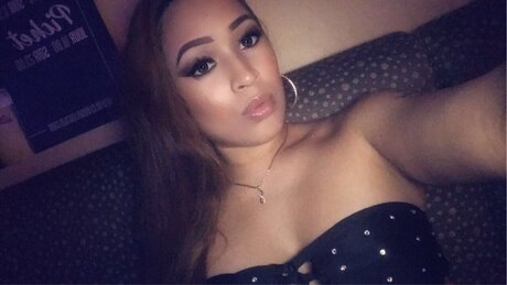 Nacktes geleaktes OnlyFans-Foto von Aziatbbyworld