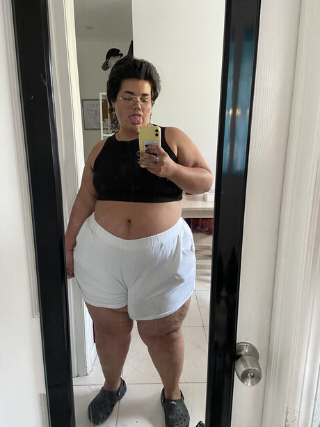 Nacktes geleaktes OnlyFans-Foto von Lou