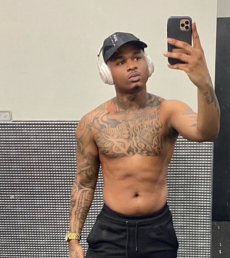 Nacktes geleaktes OnlyFans-Foto von 21