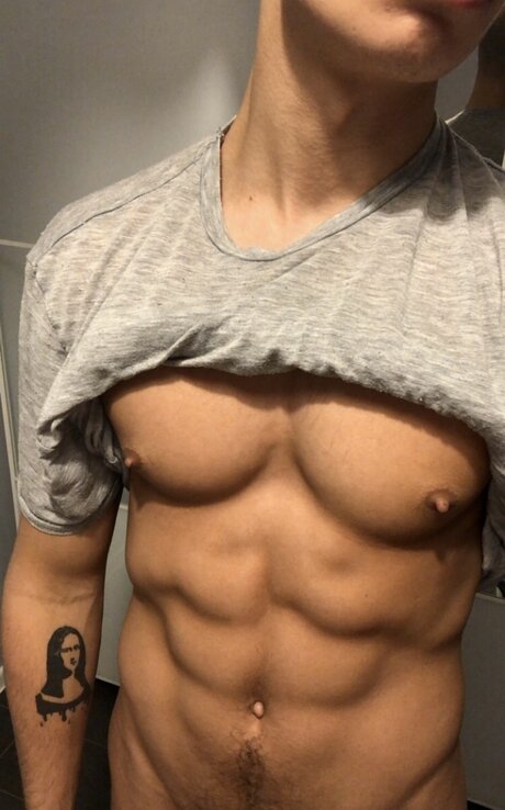 Nacktes geleaktes OnlyFans-Foto von Arni Lovato