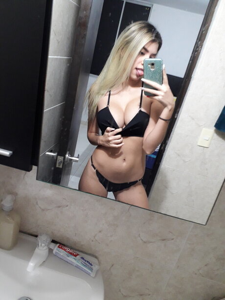 Nacktes geleaktes OnlyFans-Foto von Thalialove