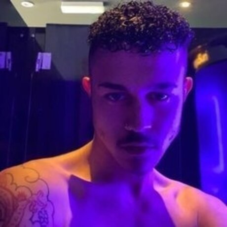 Nacktes geleaktes OnlyFans-Foto von M V
