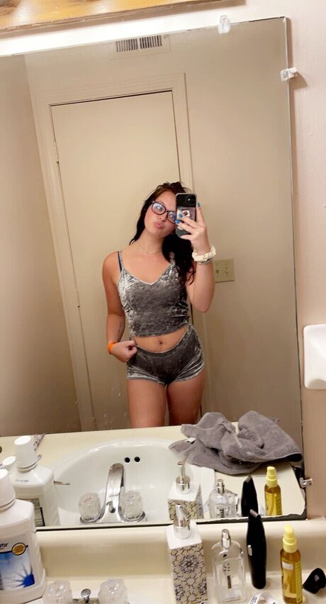 Nacktes geleaktes OnlyFans-Foto von Kait