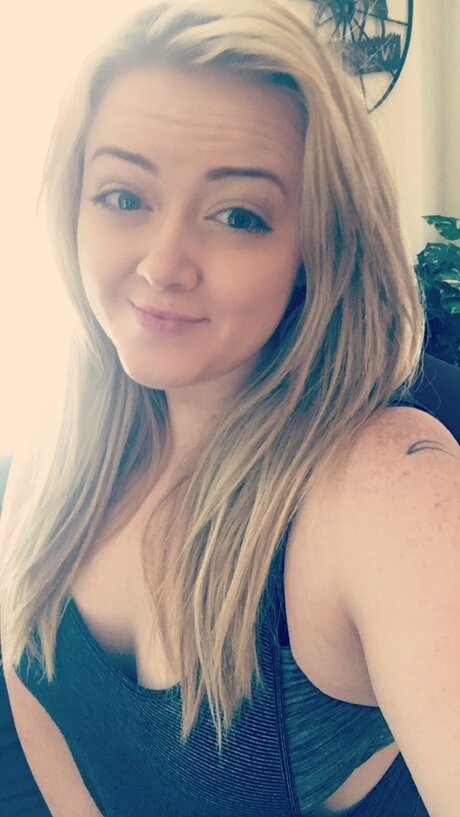 Nacktes geleaktes OnlyFans-Foto von Morgan Badley