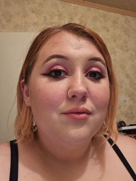 Nacktes geleaktes OnlyFans-Foto von Alliekat