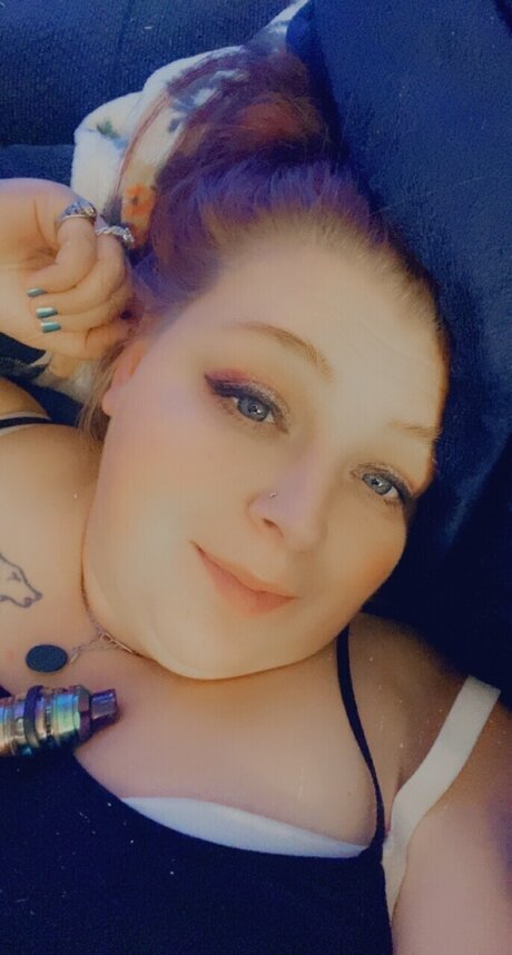 Nacktes geleaktes OnlyFans-Foto von Nikkibaby