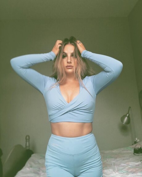 Nacktes geleaktes OnlyFans-Foto von Elle Won
