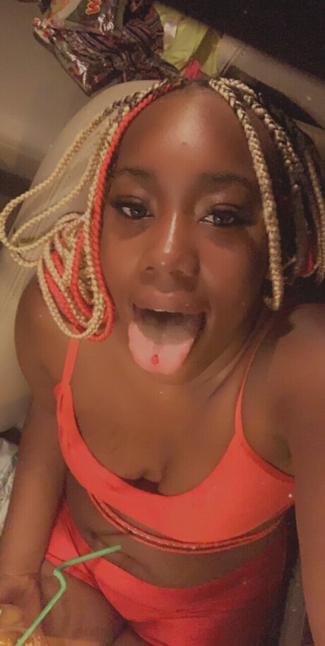 Nacktes geleaktes OnlyFans-Foto von Meme