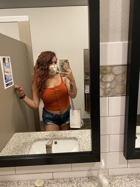 Nacktes geleaktes OnlyFans-Foto von Laura 