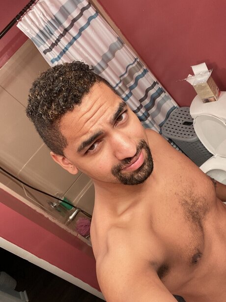 Nacktes geleaktes OnlyFans-Foto von Caramel
