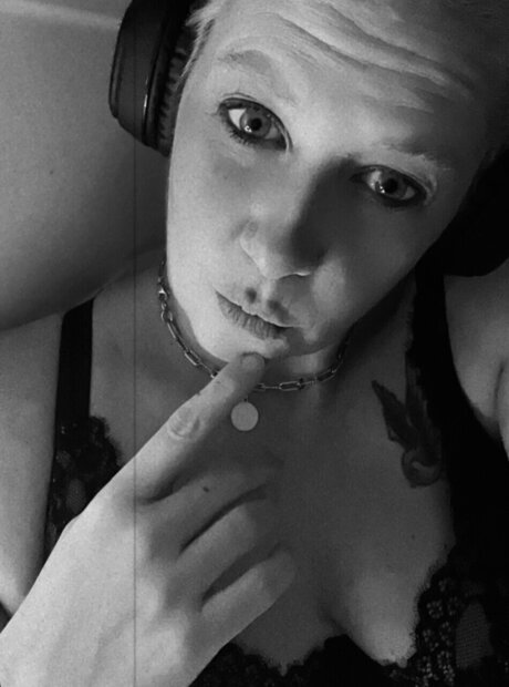 Nacktes geleaktes OnlyFans-Foto von Anna