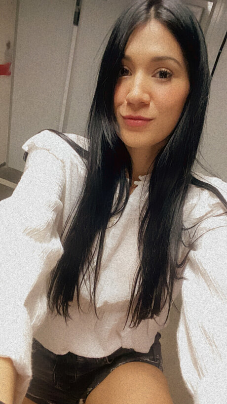 Nacktes geleaktes OnlyFans-Foto von Yami