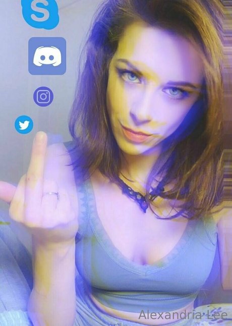 Nacktes geleaktes OnlyFans-Foto von Queenbeealexandrialee