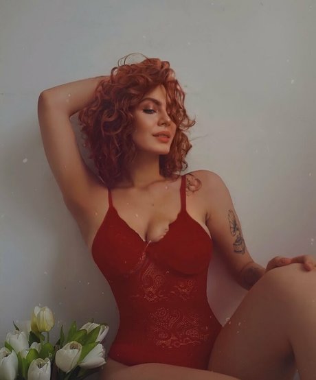 Nacktes geleaktes OnlyFans-Foto von Foxy Bellyne