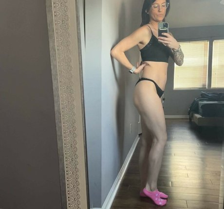 Nacktes geleaktes OnlyFans-Foto von Themrsnextdoor20