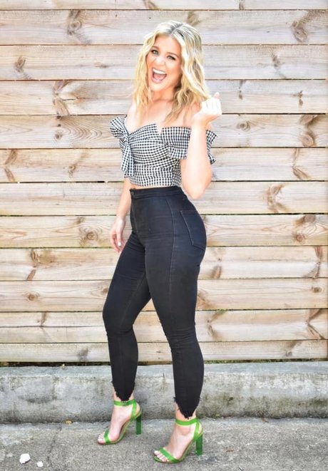 Nacktes geleaktes OnlyFans-Foto von Lauren Alaina