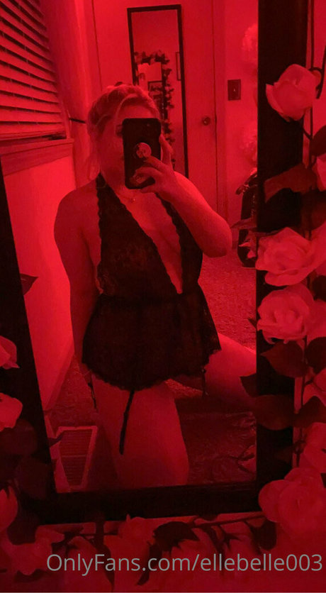 Nacktes geleaktes OnlyFans-Foto von Ellebelle003