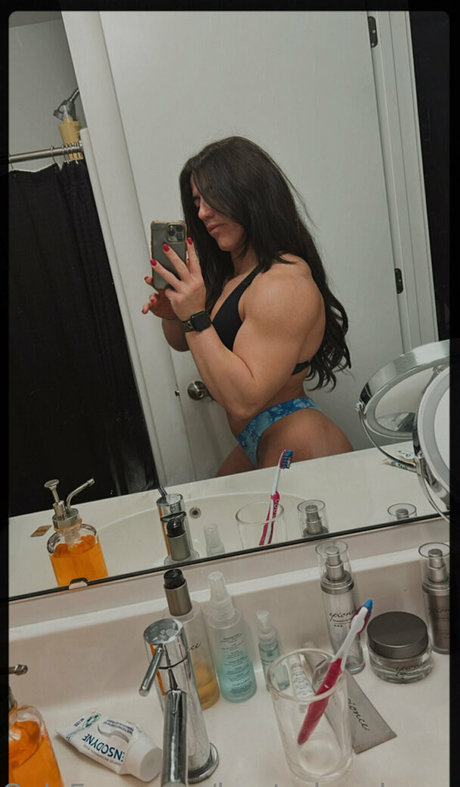 Nacktes geleaktes OnlyFans-Foto von Hunterhenderson