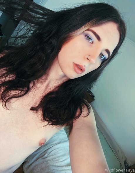 Nacktes geleaktes OnlyFans-Foto von Wildflowerfaye