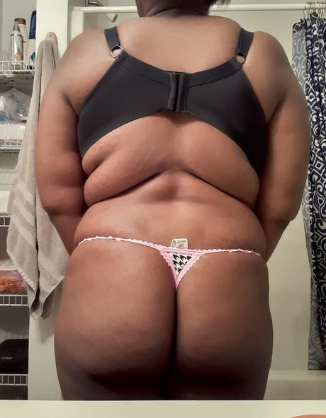 Nacktes geleaktes OnlyFans-Foto von Babyusagifree