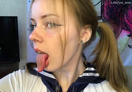 Nacktes geleaktes OnlyFans-Foto von Yuiwoo