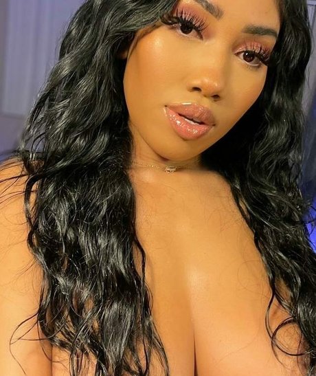Nacktes geleaktes OnlyFans-Foto von Natrl