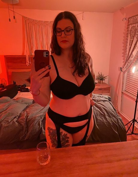 Nacktes geleaktes OnlyFans-Foto von Ms Eldritch