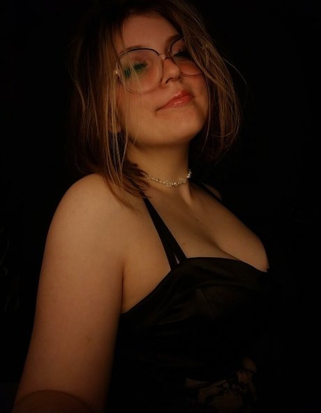 Nacktes geleaktes OnlyFans-Foto von Mlglauch
