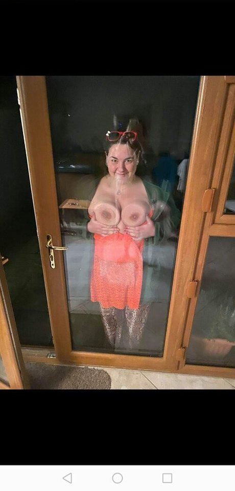 Nacktes geleaktes OnlyFans-Foto von Tina Clenaghan New Walk