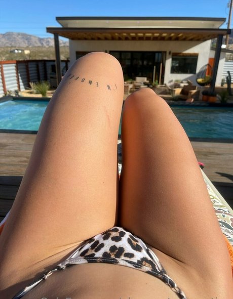 Nacktes geleaktes OnlyFans-Foto von Ohrangutangerotica