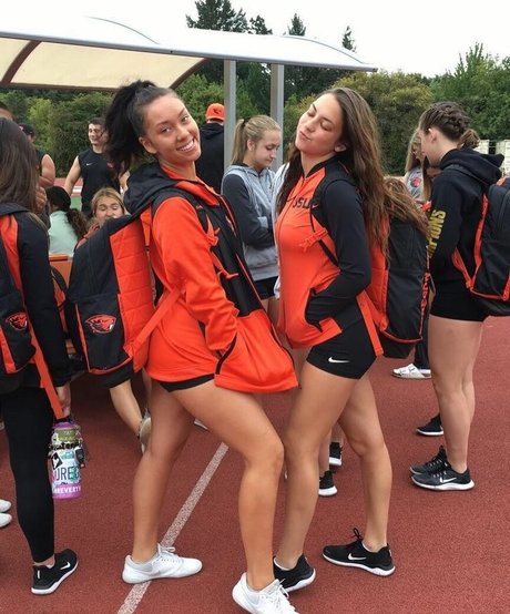 Nacktes geleaktes OnlyFans-Foto von Taylor Johnson Cheer