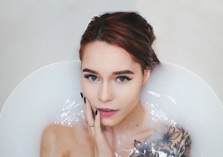 Nacktes geleaktes OnlyFans-Foto von Denly Denlyasha