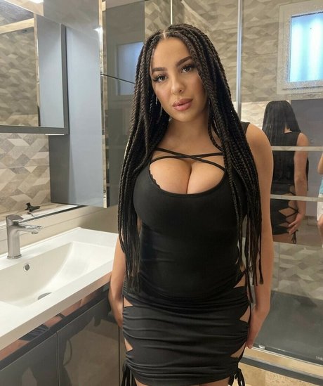 Nacktes geleaktes OnlyFans-Foto von Lysa Dsn  Lysarnn