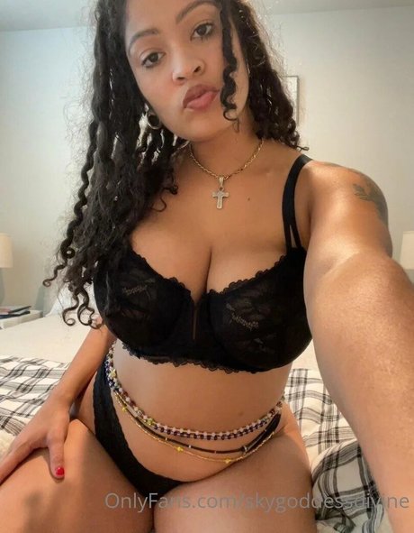 Devyn Divine
