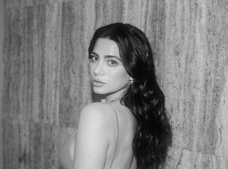 Nacktes geleaktes OnlyFans-Foto von Emeraude Toubia