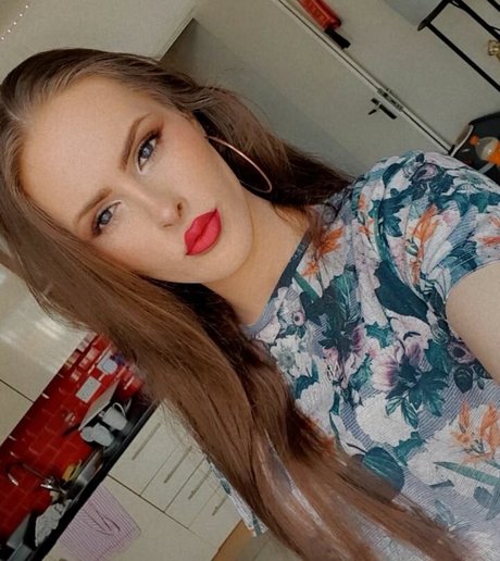 Nacktes geleaktes OnlyFans-Foto von Nikki Harper