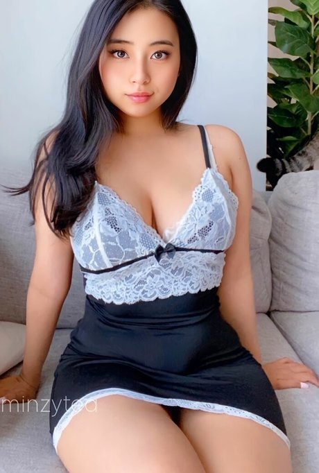 Nacktes geleaktes OnlyFans-Foto von Minzytea