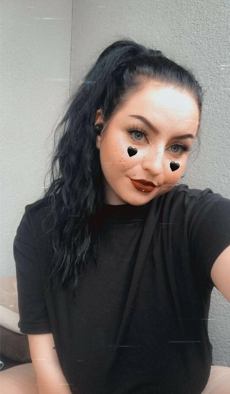 Nacktes geleaktes OnlyFans-Foto von Winterpryrsfree