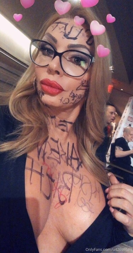 Nacktes geleaktes OnlyFans-Foto von Nadiavalentine