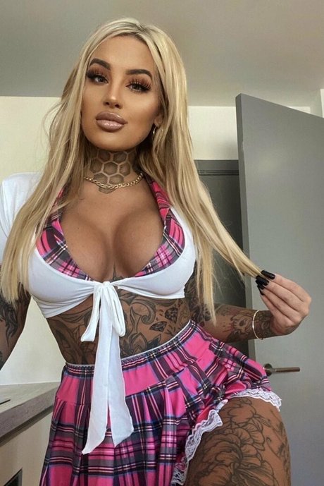 Nacktes geleaktes OnlyFans-Foto von Naughtyinkedwhore