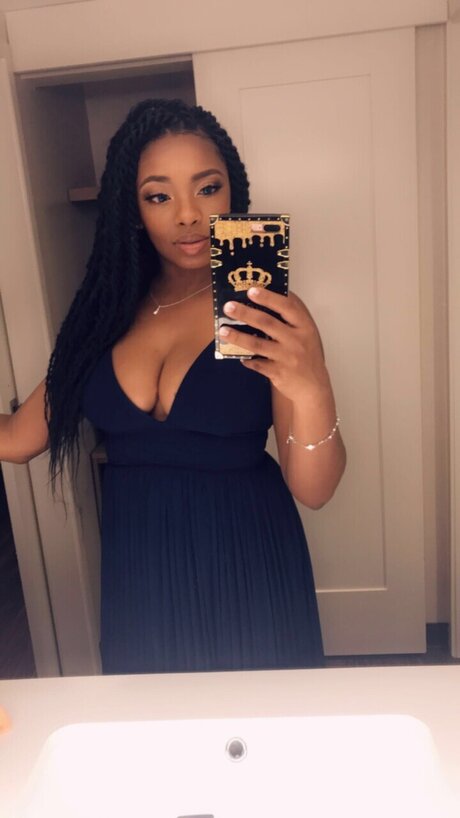 Nacktes geleaktes OnlyFans-Foto von Deliciously Tasty
