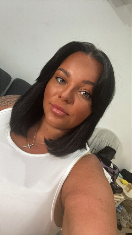 Nacktes geleaktes OnlyFans-Foto von Charis
