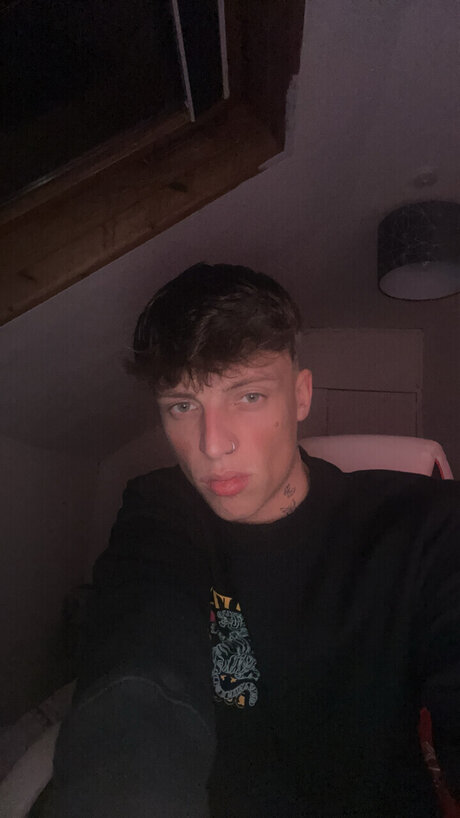 Nacktes geleaktes OnlyFans-Foto von J