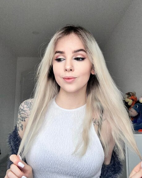 Nacktes geleaktes OnlyFans-Foto von Lindsey