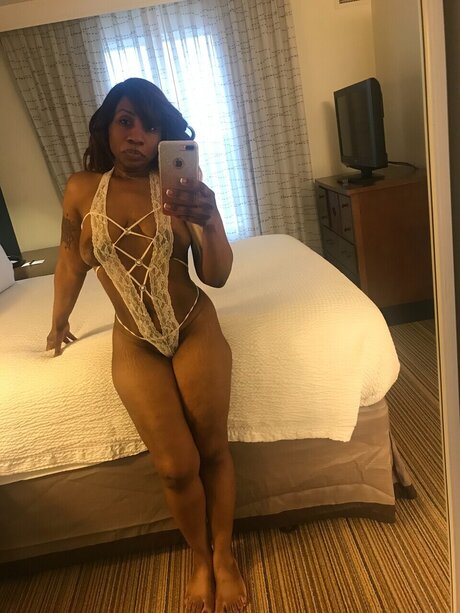Nacktes geleaktes OnlyFans-Foto von Clittoria