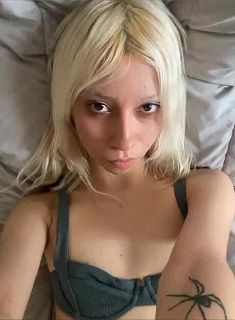 Nacktes geleaktes OnlyFans-Foto von Mell Hell
