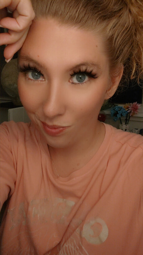 Blondehoney90