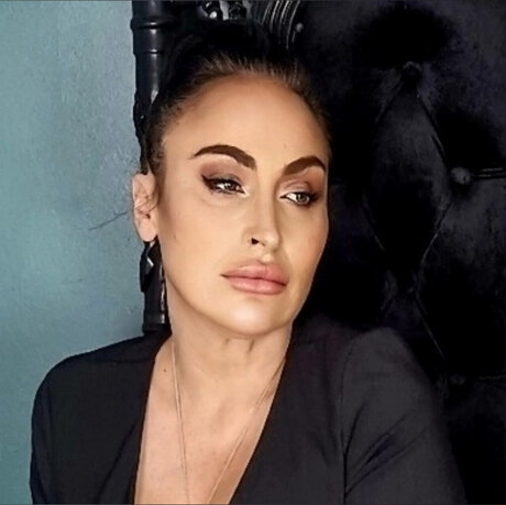 Nacktes geleaktes OnlyFans-Foto von Themodernwife